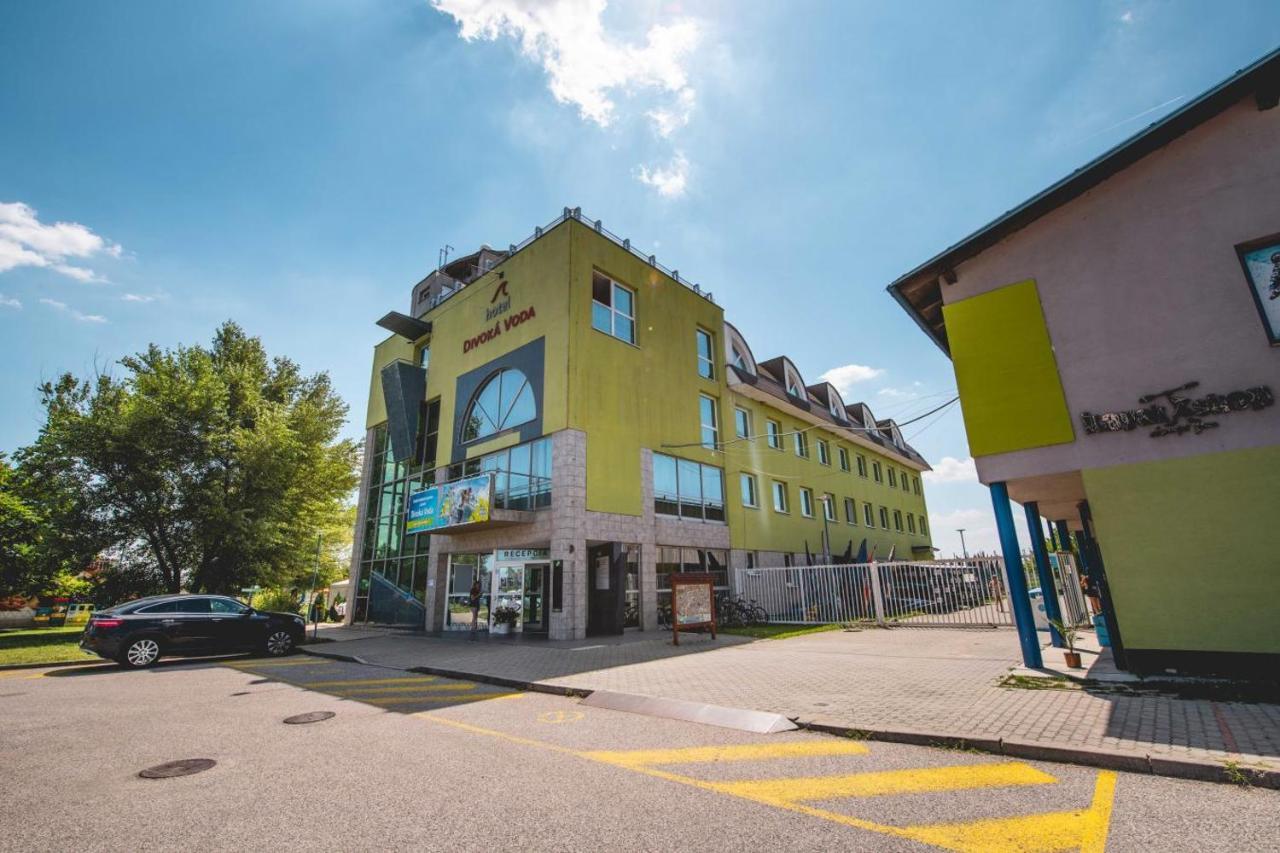 Hotel And Park Divoka Voda ブラチスラヴァ エクステリア 写真