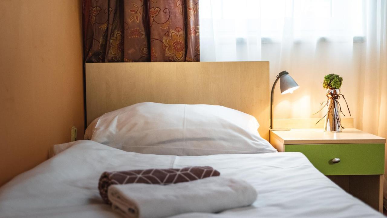 Hotel And Park Divoka Voda ブラチスラヴァ エクステリア 写真